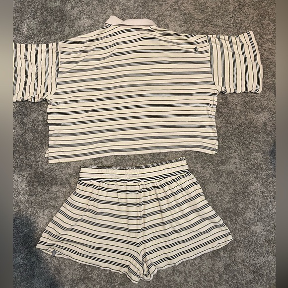 Volcom Striped Set - Picture 2 of 2
